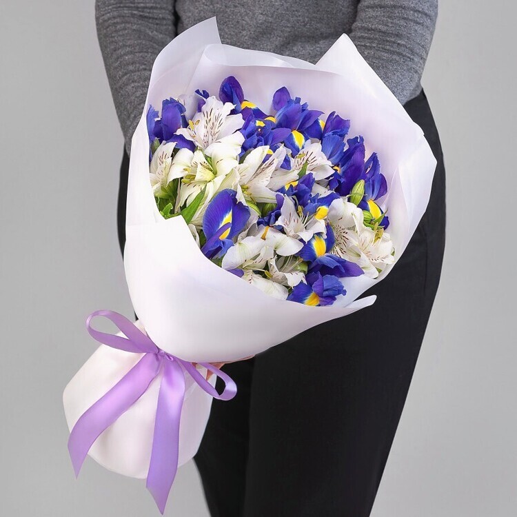 buket-alstromerii-i-irisy-mini-900x900_EDIT_1768652286266